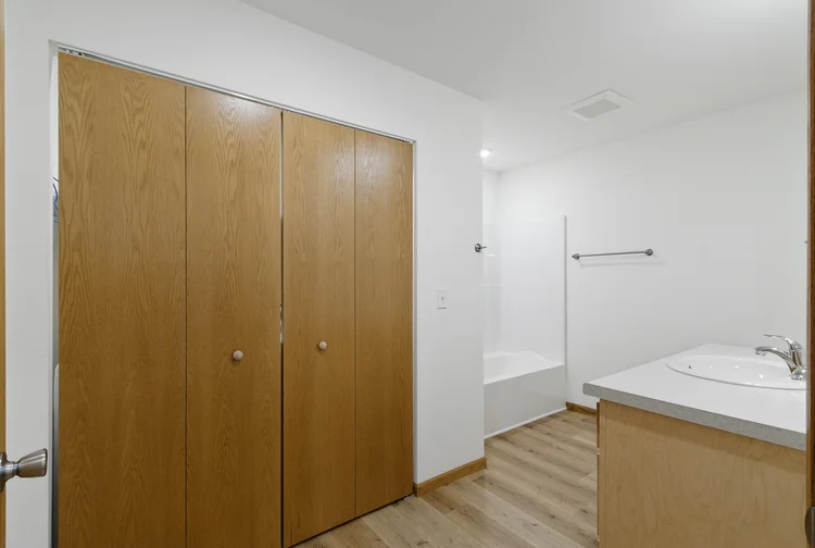 Greenfield Estates 2 bedroom lower — bathroom