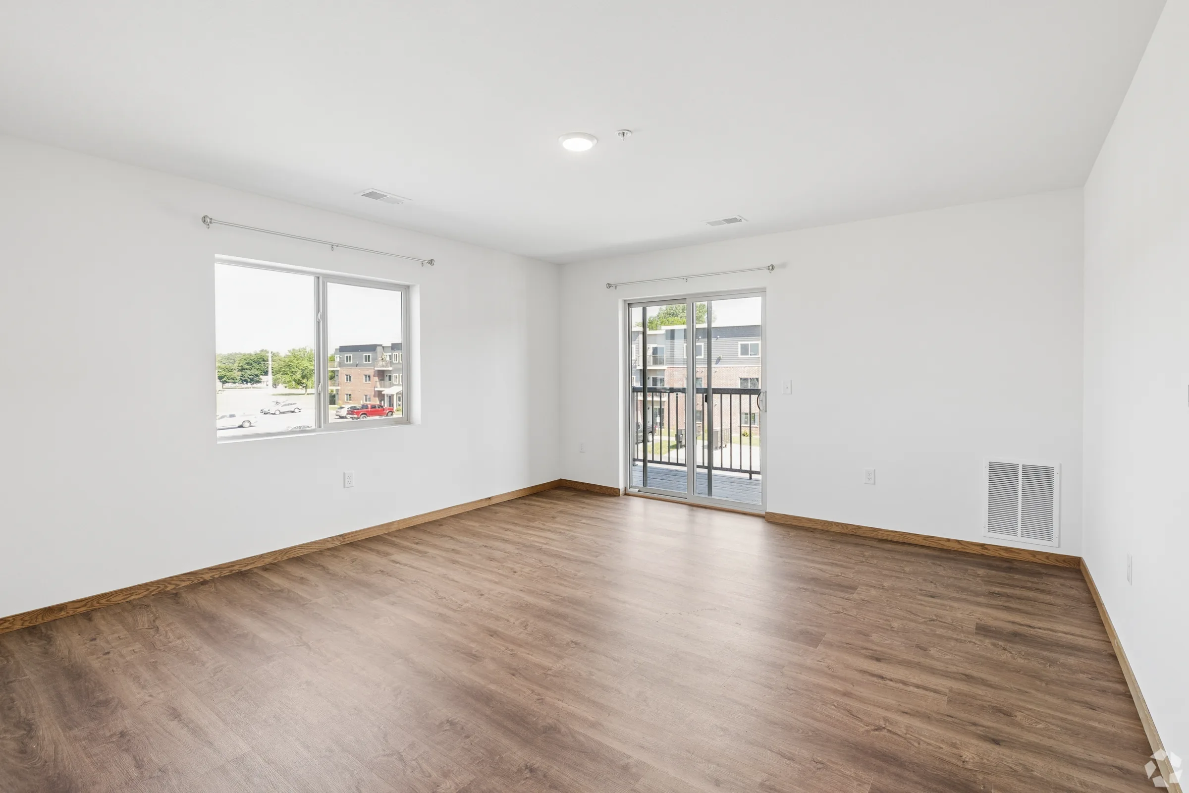 2 bedroom corner apartment at huntington park reedsburg