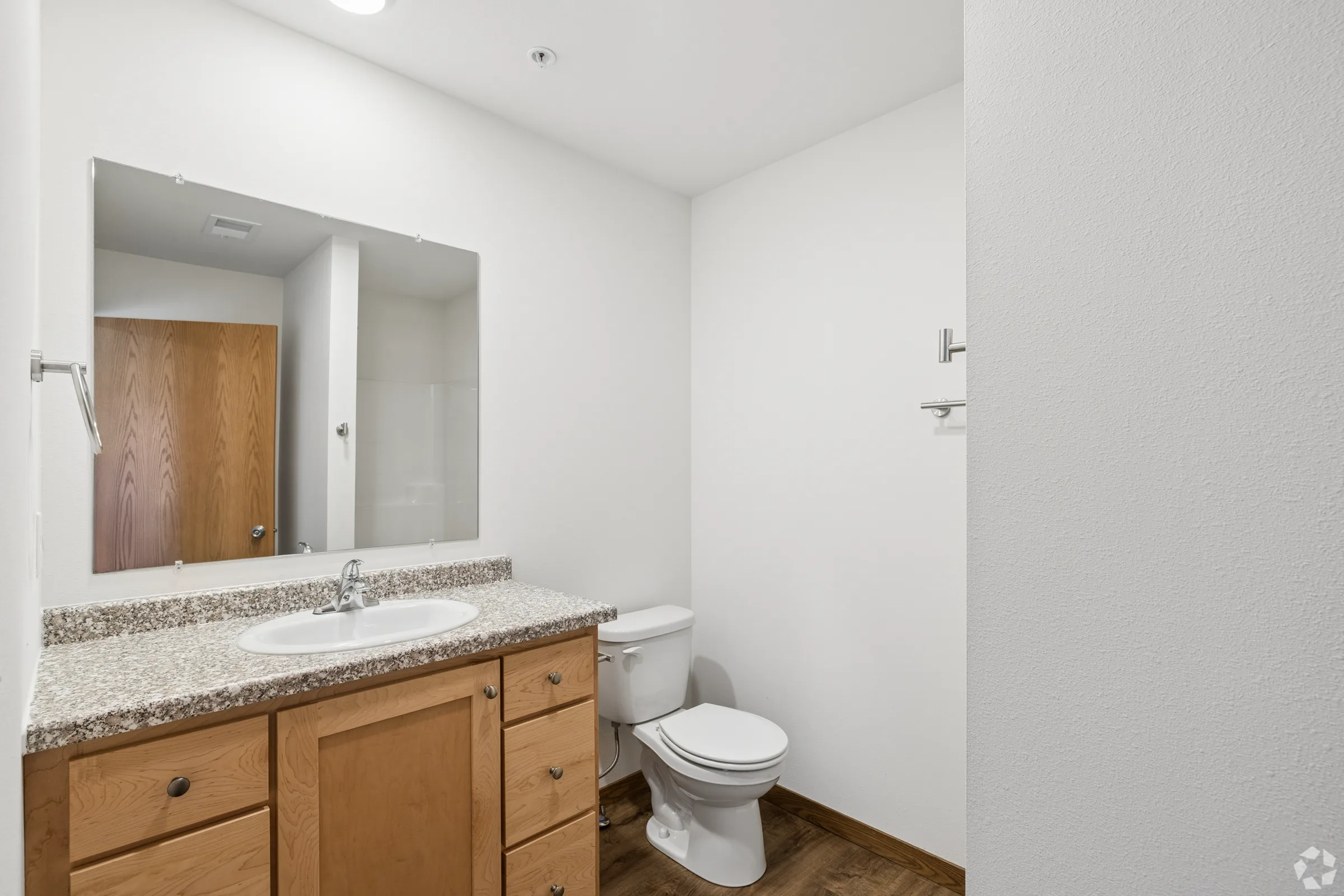 2 bedroom corner apartment at huntington park reedsburg