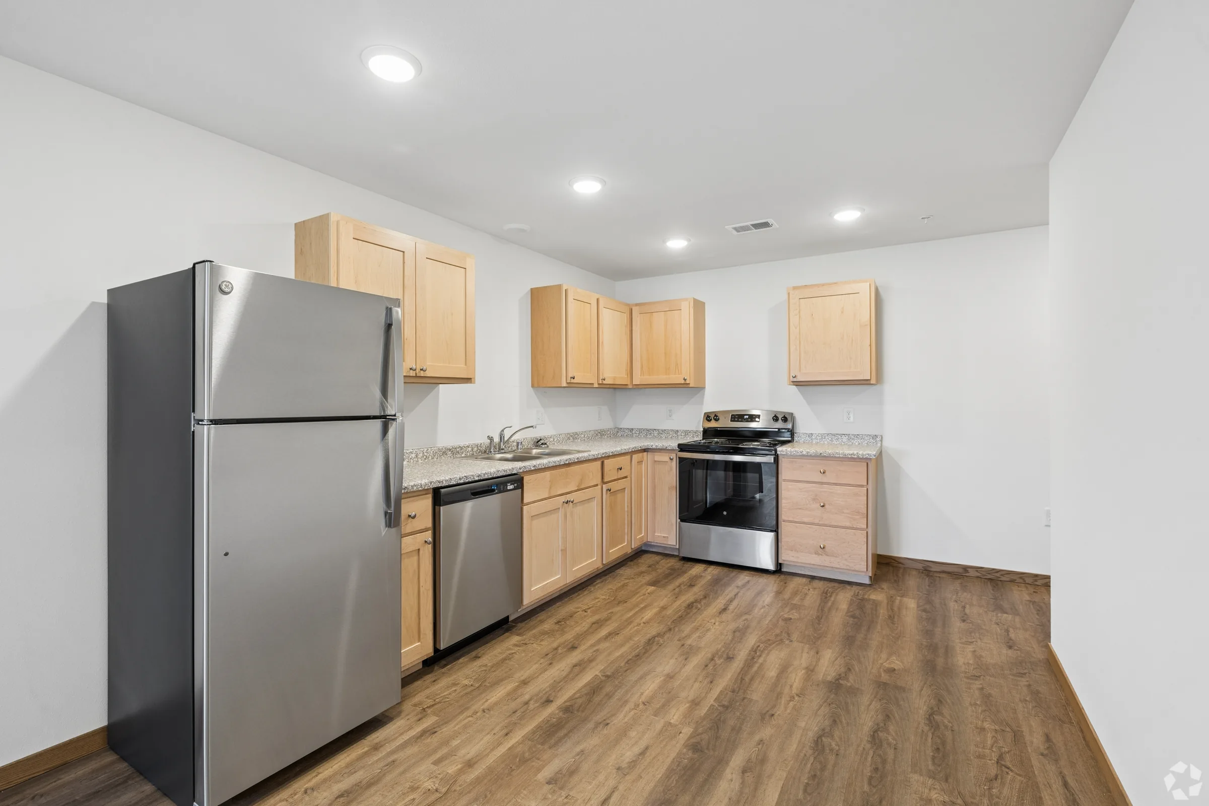 2 bedroom corner apartment at huntington park reedsburg
