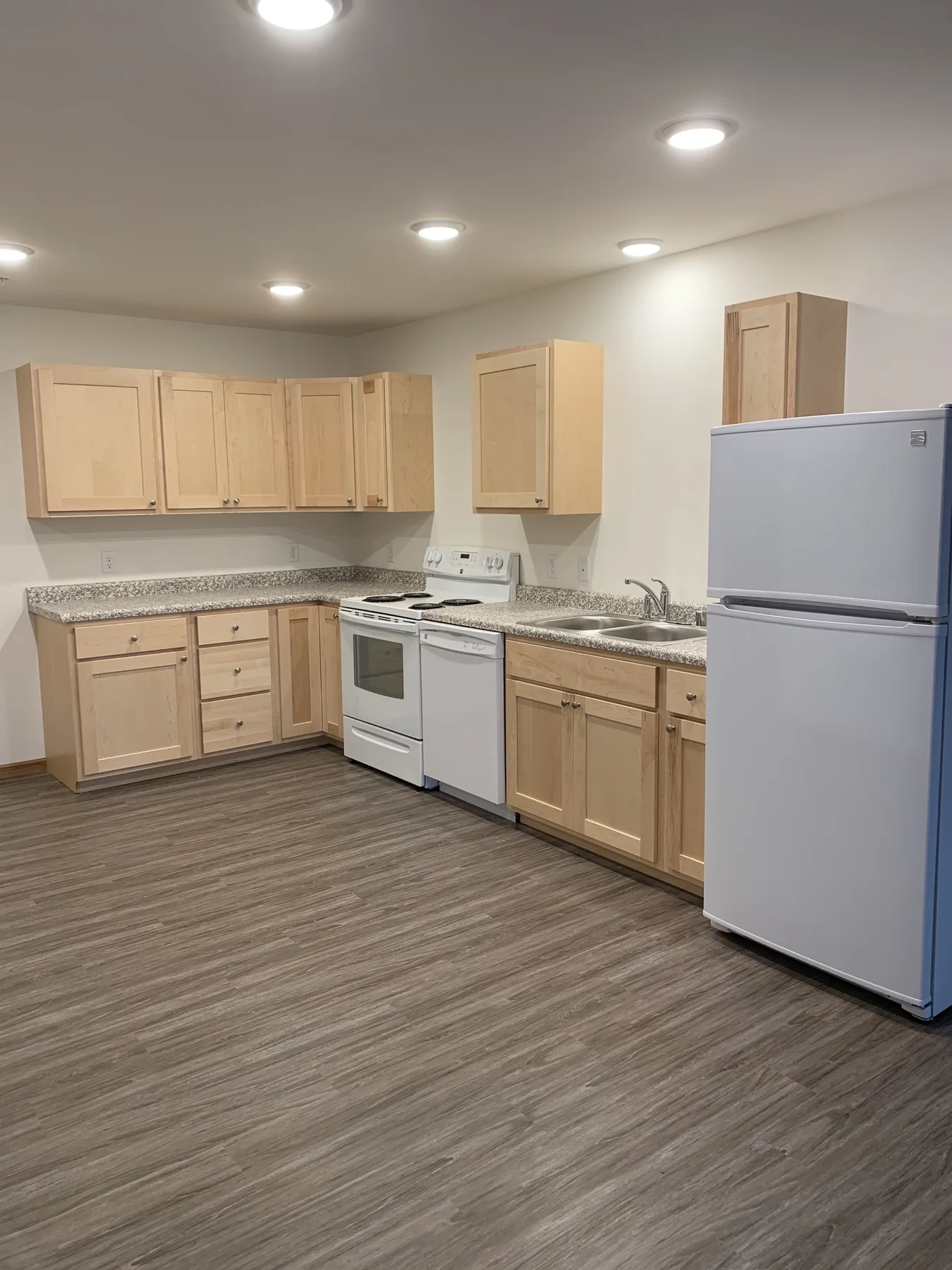 2 bedroom corner apartment at huntington park reedsburg