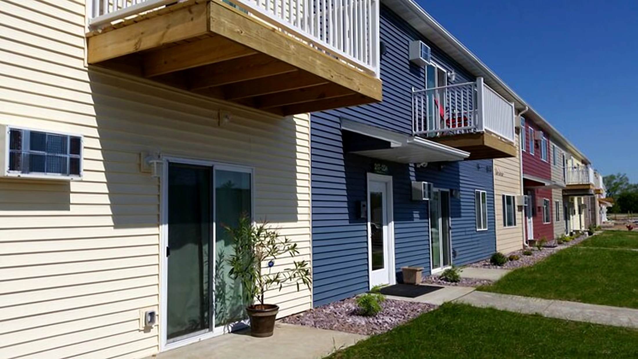 Oakbridge apartment buildings in Baraboo, Wisconsin — view 2